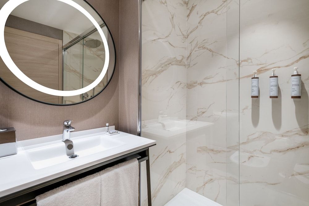 AC Hotel by Marriott Clodio Roma Standard Room, 1 Queen Bed, Non Smoking 3