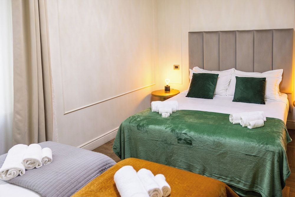 Hotel Catone Junior Room 8