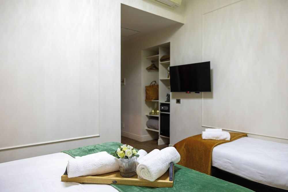 Hotel Catone Junior Room 10