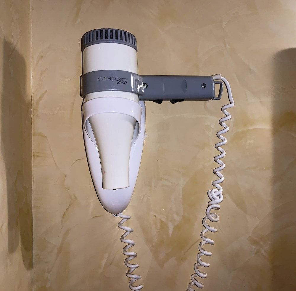 Hotel HI15 Triple Room 11