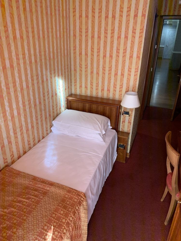 undefined Hotel HI15 2