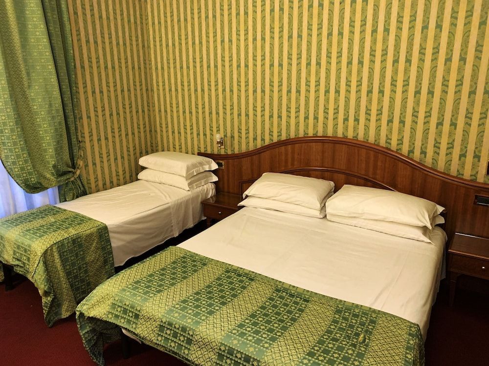 undefined Hotel HI15