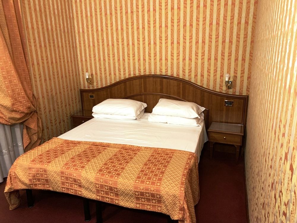 undefined Hotel HI15 3