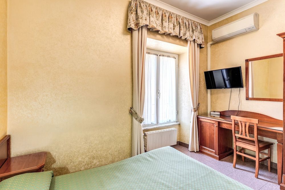 undefined Hotel Milo 2