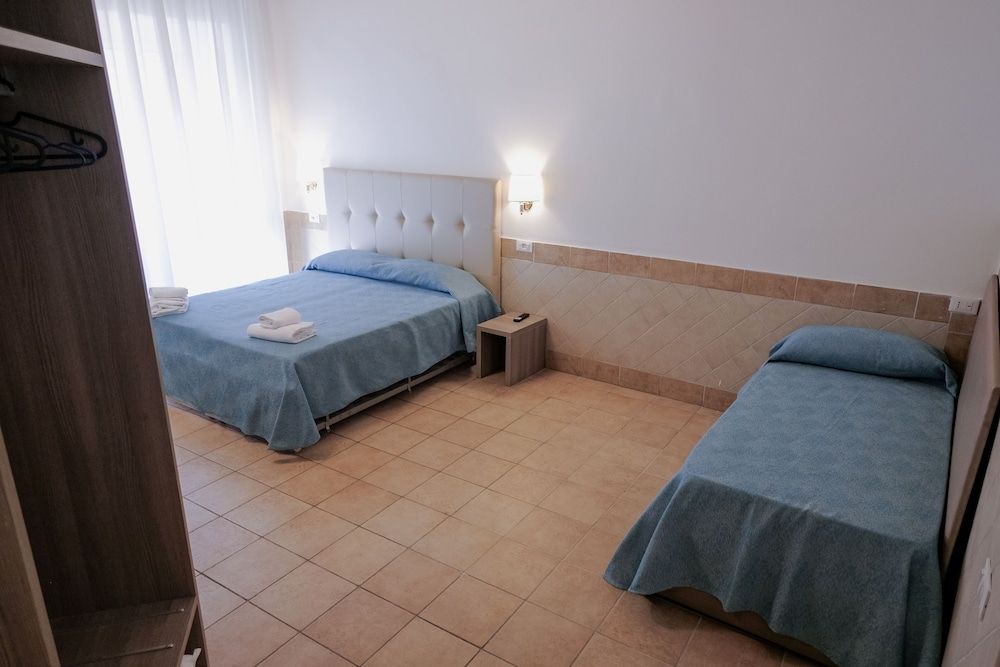 undefined Hotel Alex Square 3