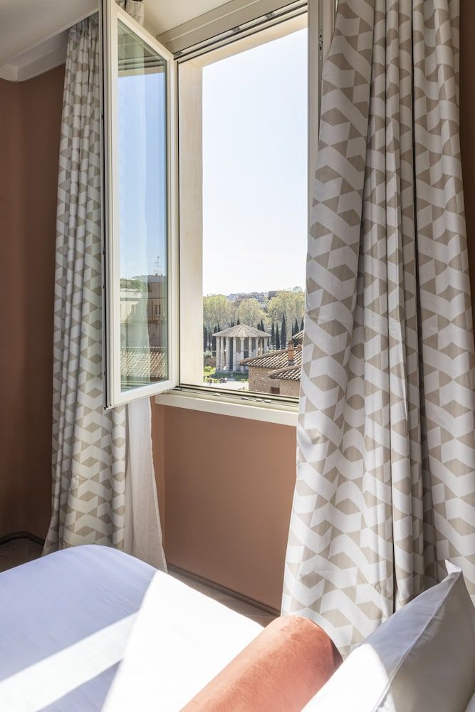 Palazzo Velabro, a Member of Design Hotels Classic Suite (Velabro) 5