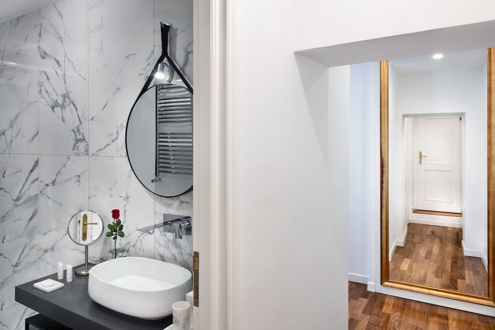 Fellini Design Suites Deluxe Room, 1 King Bed with Sofa bed, Non Smoking, City View 6