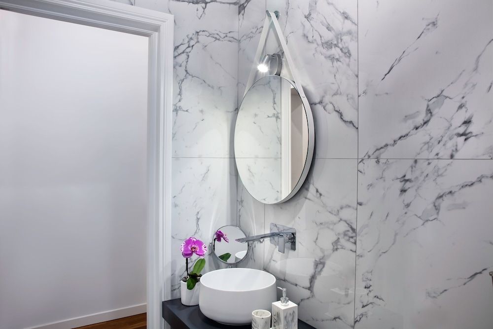 Fellini Design Suites Deluxe Room, 1 King Bed with Sofa bed, Non Smoking, City View 9