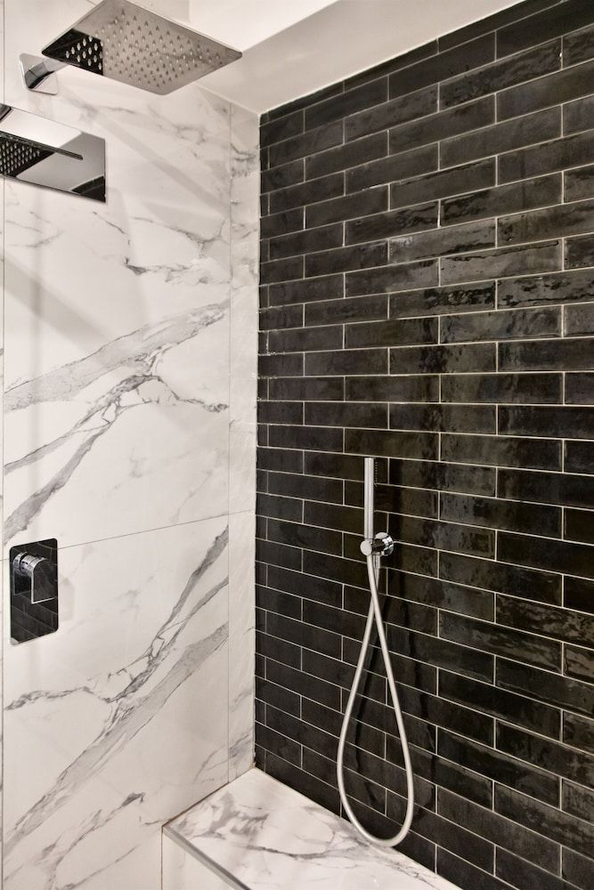 Fellini Design Suites Basic Room, 1 King Bed, Non Smoking, City View 7