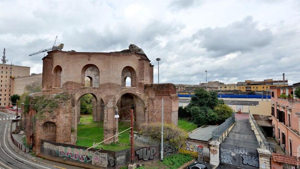 undefined Hotel Giolitti Smart 4