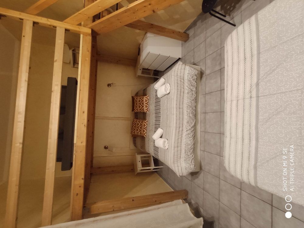 Double B Ferruccio I Family Room, Private Bathroom (External) 4