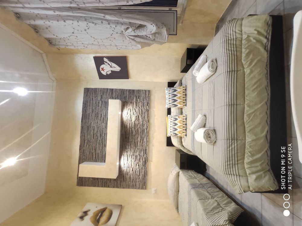 Double B Ferruccio I Double Room 8