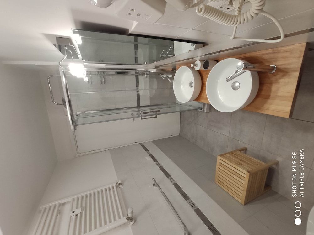 Double B Ferruccio I Family Room, Private Bathroom (External) 11