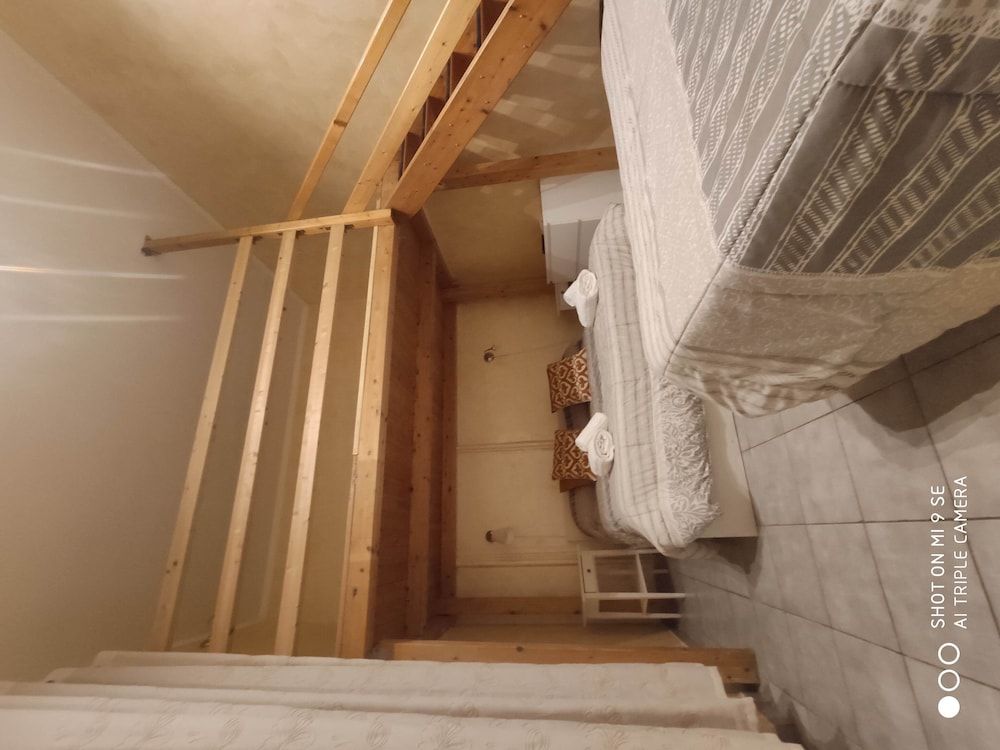 Double B Ferruccio I Family Room, Private Bathroom (External) 2