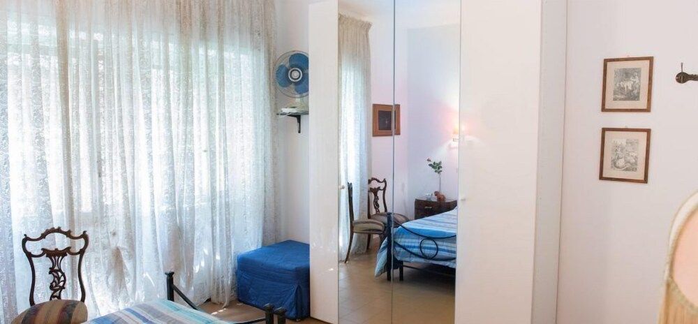 B&B Area 51 Twin Room 4