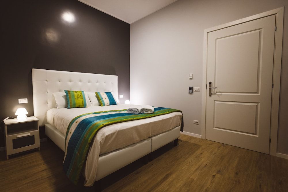 undefined Angelina Rooms in Rome