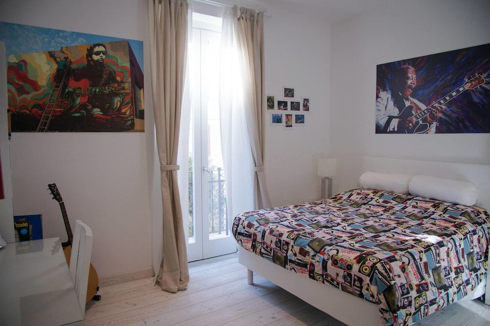 Big Johnny B Superior Room, Private Bathroom, City View 3