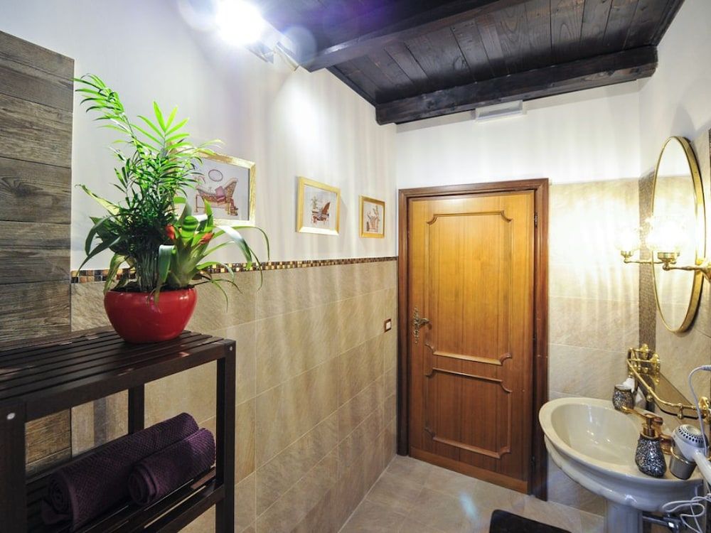 Da Augusto B&B Quadruple Room, Private Bathroom (External) 9