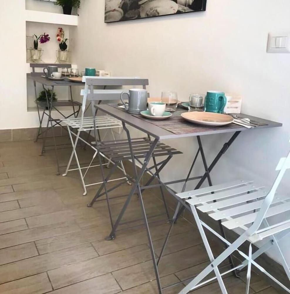 undefined Dea Flora B&B 6