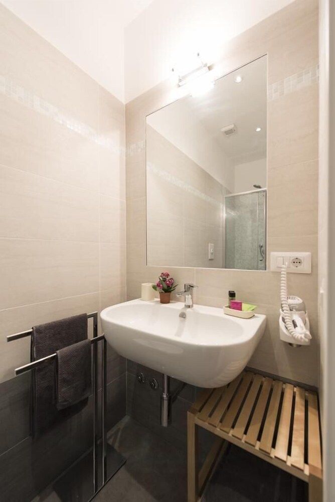 B&B Holidays in Rome Superior Double Room 5