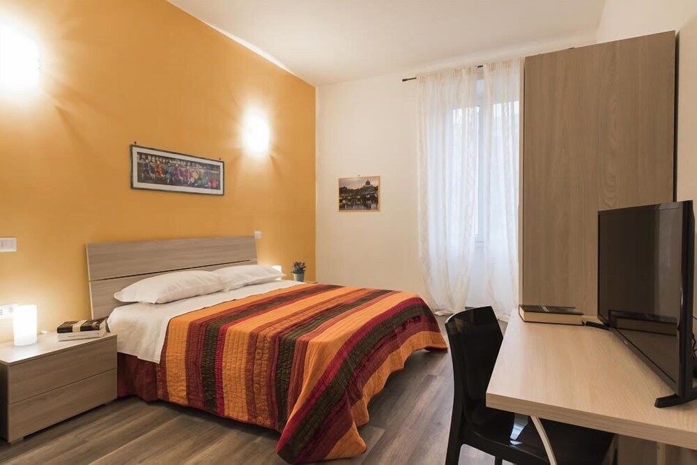 B&B Holidays in Rome Deluxe Double Room 3