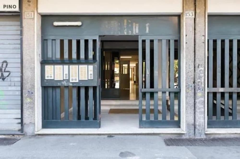 undefined Guest House Mr Brown 2