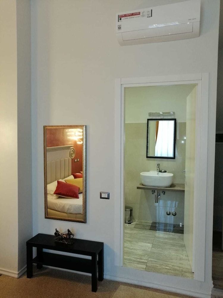 undefined Roma Collina Relais 10