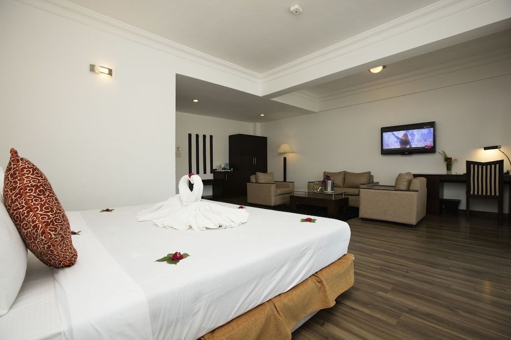 Waterfront Resort by KGH Group Deluxe Double or Twin Room 9