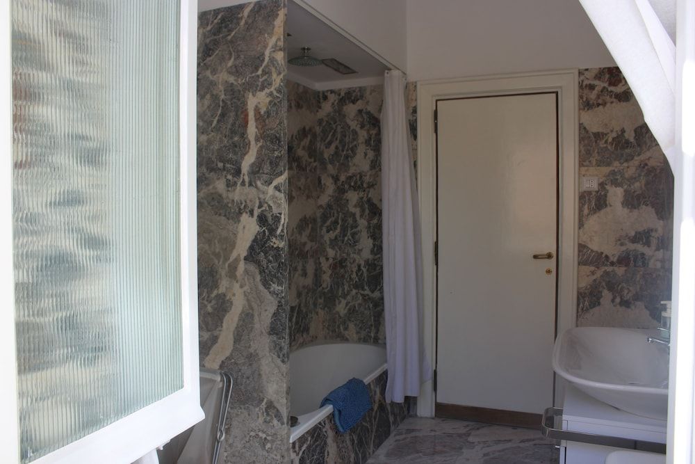 Dad's Atelier Apartment, 3 Bedrooms 28