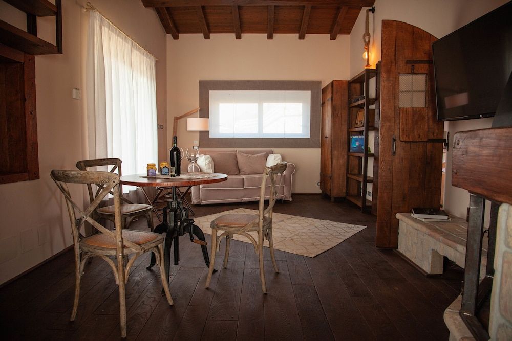 undefined B.O. Spa Suite 8