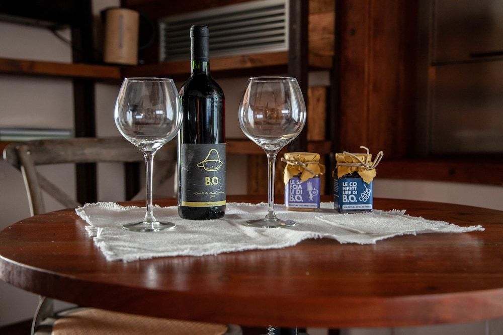 B.O. Spa Suite Deluxe Suite, Jetted Tub (Legno) 7