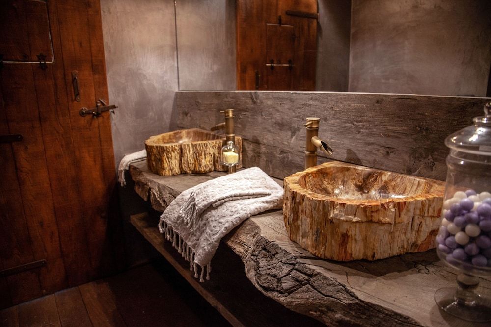 undefined B.O. Spa Suite 10