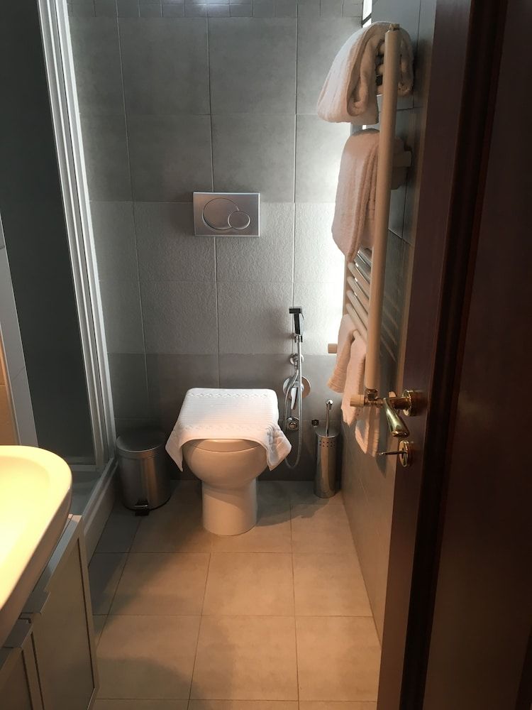 BB Il Re Alla Reginella Guest House Double Room, Ensuite (marrone) 2