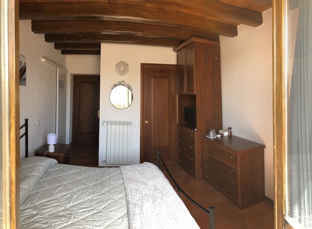 undefined BB Il Re Alla Reginella Guest House 2