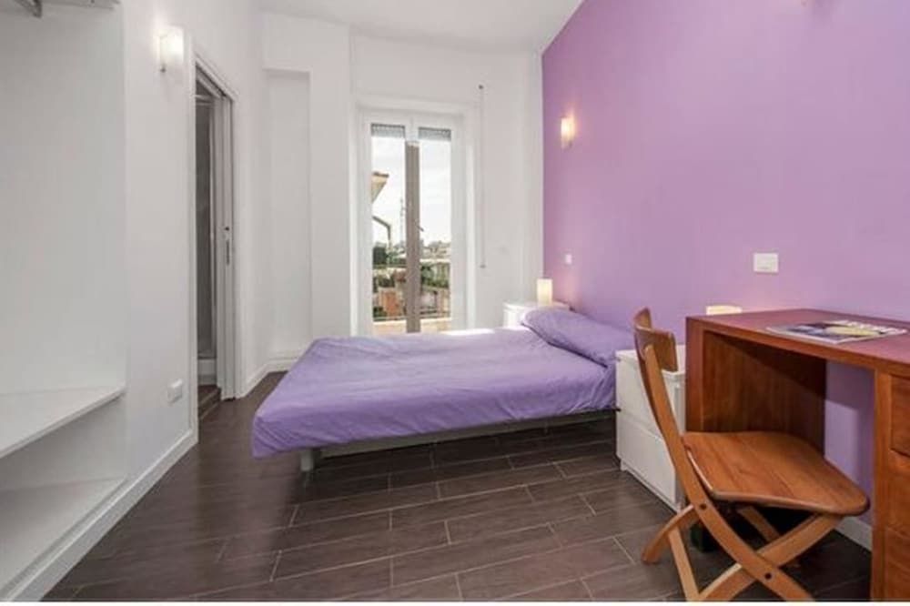 undefined Bed & Puppets