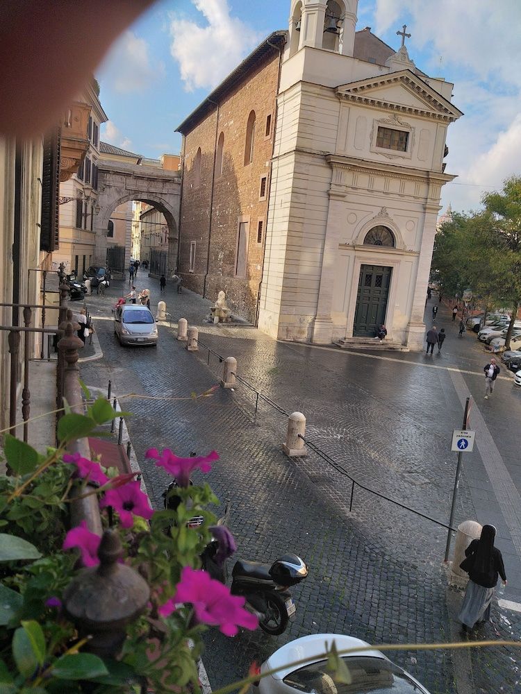 undefined A Home in Rome 4