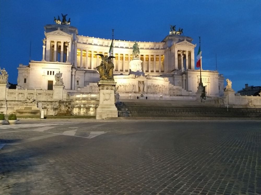 undefined A Home in Rome 2