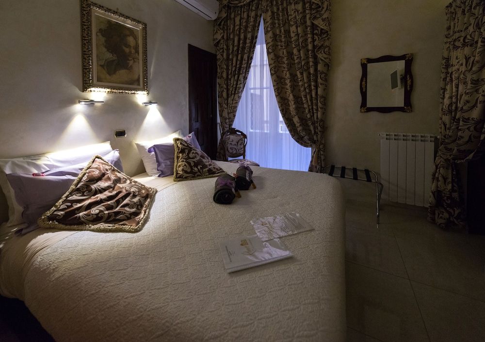 Roma Royal Residence Deluxe Double Room, Balcony 2