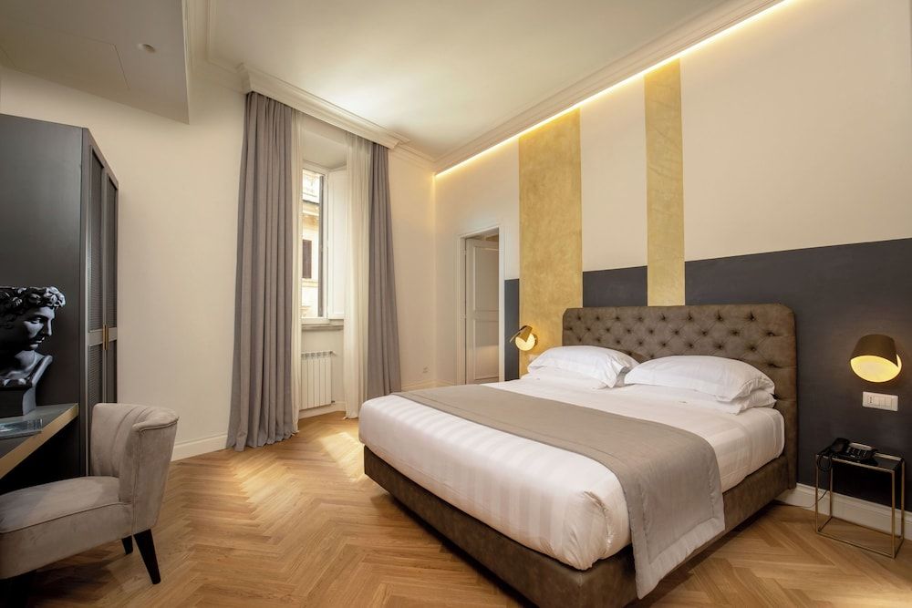 undefined Spagna Luxury rooms 9