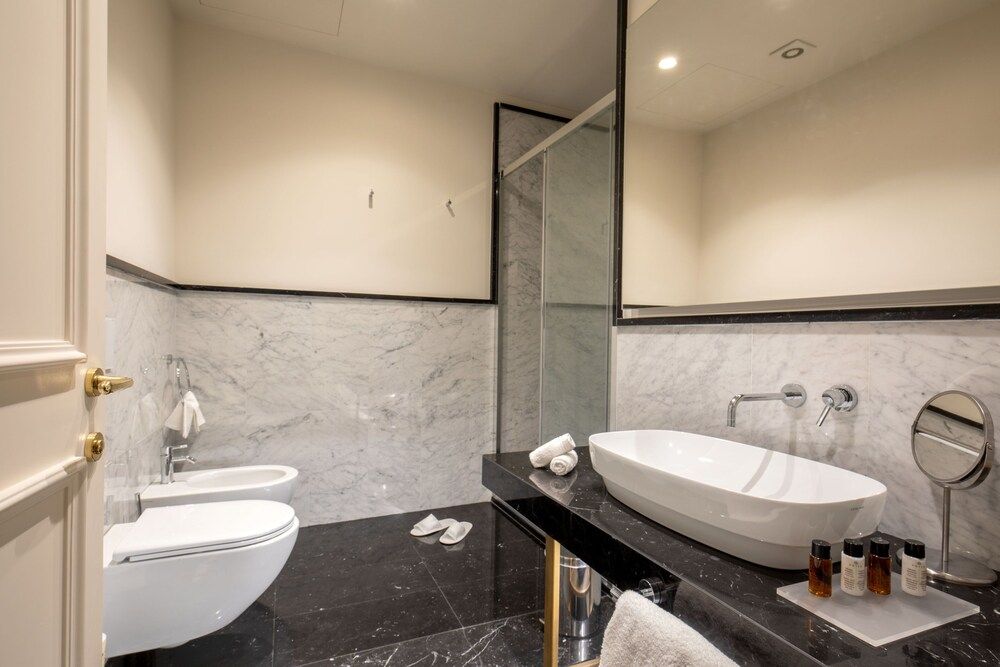 Spagna Luxury rooms Superior King Room 7