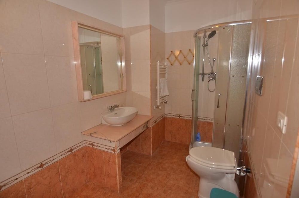 Mille Fiori Triple Room 9