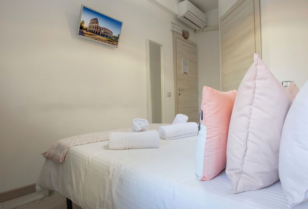 Piccolo Hotel Boutique Deluxe Double Room (with shower Rosa) 8