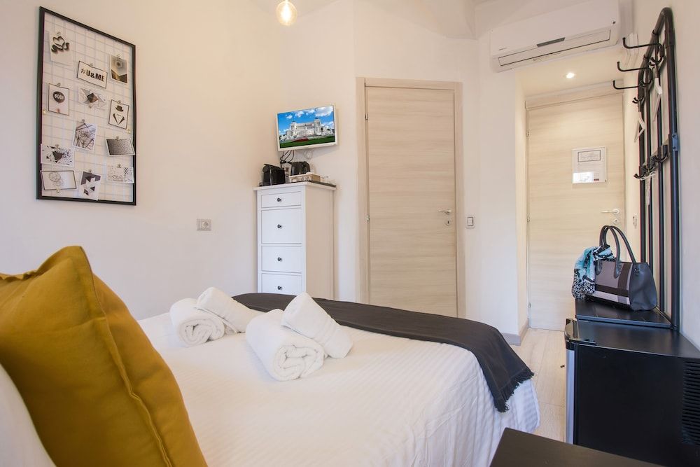 Piccolo Hotel Boutique Deluxe Double Room (with shower Gialla) 5