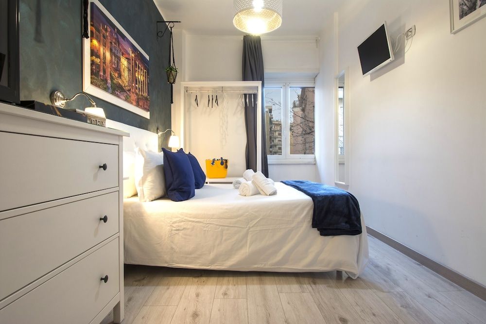 Piccolo Hotel Boutique Deluxe Double Room (with shower Blu) 6