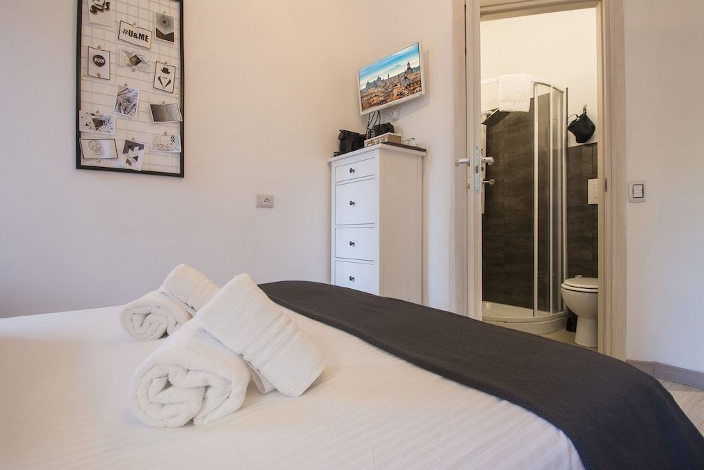 Piccolo Hotel Boutique Deluxe Double Room (with shower Gialla) 4