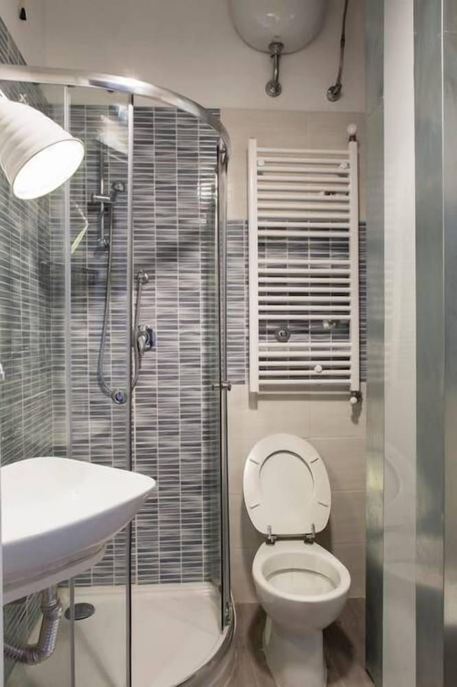 AmoRoma San Giovanni Comfort Double or Twin Room (Rossa) 5