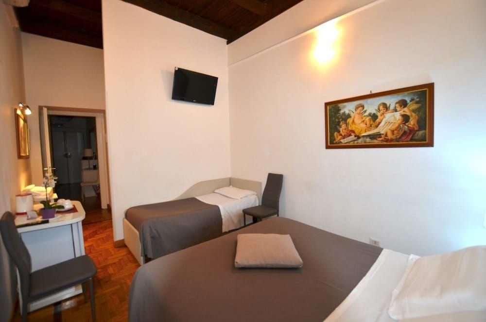 Roman Nights Triple Room 3