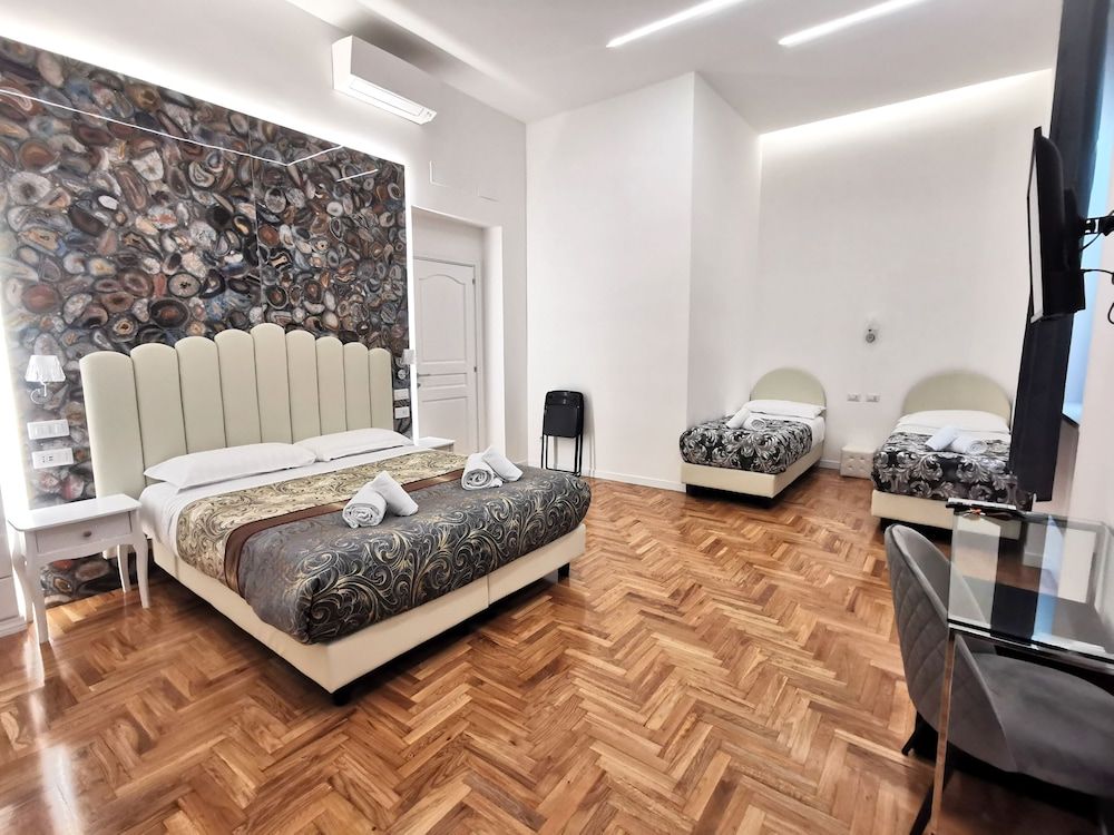 undefined Navona Central Relais 4