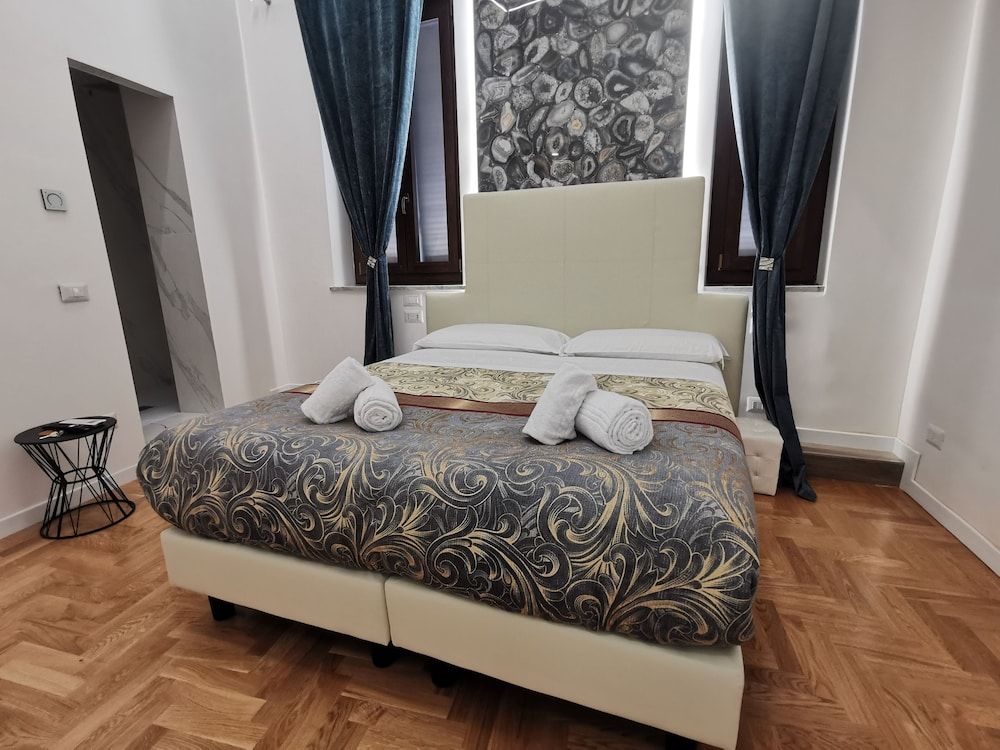 undefined Navona Central Relais 5