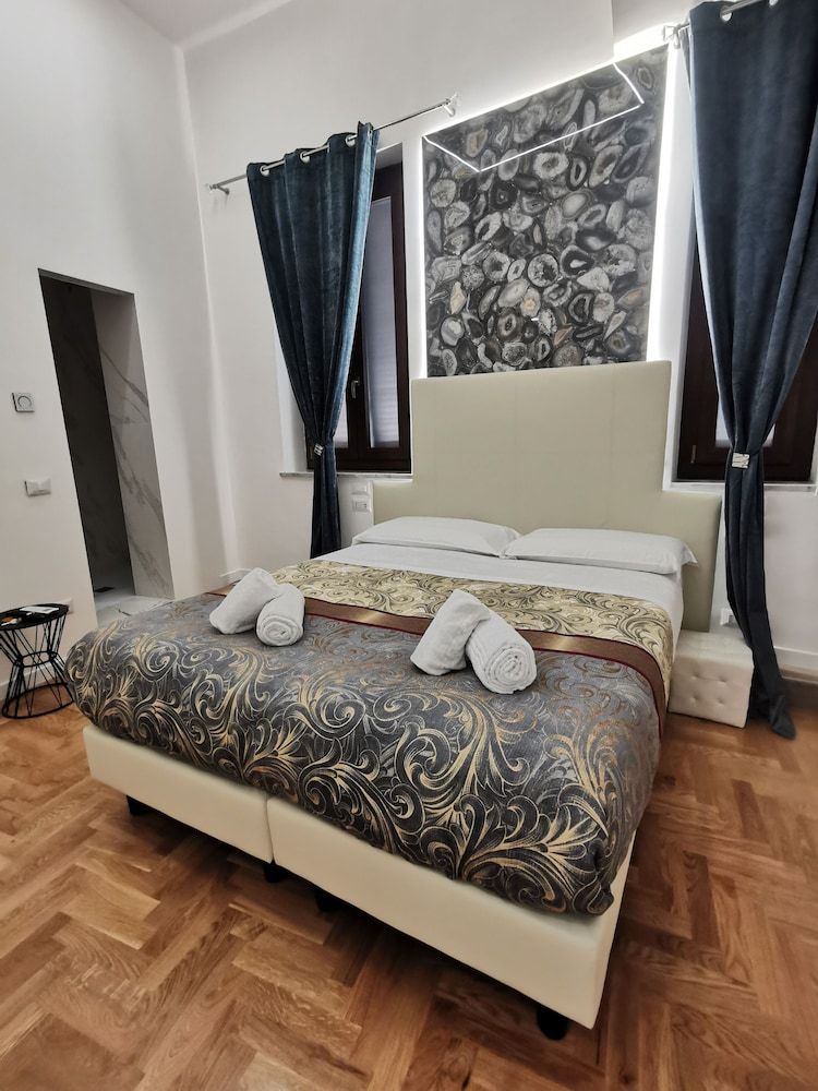 undefined Navona Central Relais 6